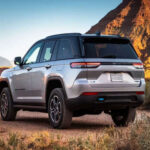 Motor V6 con poca respuesta, interior confuso y visibilidad limitada. Solo vale la pena si realmente vas a usarlo en off-road.