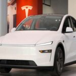 El Tesla Model Y 2026 es el único SUV eléctrico en la lista, con 81/100 en Consumer Reports, 82/100 de satisfacción y 87/100 en pruebas de conducción. Con un precio de $39,990 a $59,990, se destaca en encuestas predictivas pese a que los EV presentan más problemas de software según J.D. Power. Este SUV evidencia la brecha entre fiabilidad predicha y desempeño real, planteando preguntas clave para quienes buscan un vehículo eléctrico sin sorpresas a largo plazo.