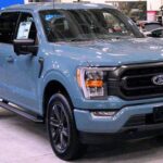 La Ford F-150 sigue siendo una referencia entre las pick-ups. Su capacidad de carga y remolque, junto con un interior cada vez más tecnológico, la convierten en una herramienta de trabajo y un vehículo familiar al mismo tiempo. Su durabilidad y valor de reventa la hacen una compra muy sólida.