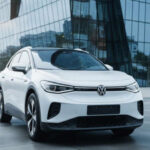 El Volkswagen ID.4 ha visto afectada su reputación por fallos electrónicos y problemas en el sistema multimedia. Estos inconvenientes generan altos costes de reacondicionamiento, lo que reduce el margen de beneficio y desincentiva su aceptación como parte de pago.