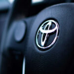 Toyota recuperó el primer lugar del ranking de confiabilidad en 2026, algo que no ocurría desde 2022. Mejores resultados en modelos como el Toyota Camry, la Toyota Tacoma y la Toyota Tundra impulsaron su posición. Además, el renovado Toyota 4Runner obtuvo 95 puntos, una de las puntuaciones más altas de todo el estudio.