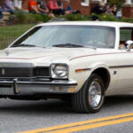 El Dodge Aspen ganó una reputación negativa por sus graves problemas de corrosión y por múltiples fallos mecánicos que generaron varias llamadas a revisión. Entre los problemas más preocupantes estaban los fallos estructurales en las placas de soporte y retrasos peligrosos en el funcionamiento de los frenos. Estos inconvenientes, sumados a otros defectos mecánicos, hicieron que el Aspen fuese recordado como uno de los modelos menos fiables de su época.