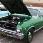 El Chevy II Nova de 1969 es un clásico versátil que puede adaptarse a cualquier proyecto. Con un V8 350 de hasta 295 CV, ofrece un rendimiento sólido y un enorme potencial de personalización. A pesar de la competencia interna dentro de Chevrolet, este modelo ha sabido ganarse un lugar entre los muscle cars más valorados.
