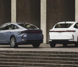 Lexus ES 2026: el sedán mediano da un giro eléctrico y sorprende con precios.