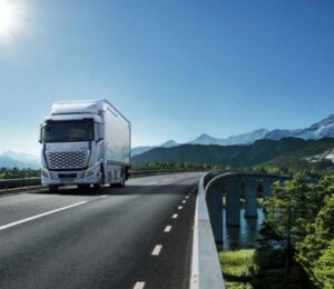 El escape es solo agua: 20 millones de kilómetros que reabren el debate del hidrógeno frente al coche eléctrico.