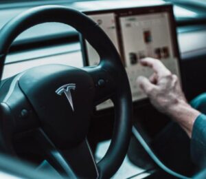 Tesla vuelve a bajar precios: cómo aprovechar los descuentos en 2026.