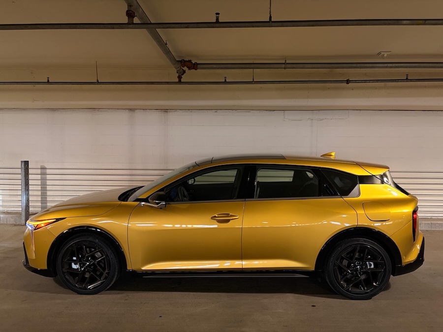 Lateral de un Kia K4 Hatchback