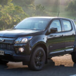 Desapareció en EE.UU., pero sigue fuerte en Latinoamérica como pickup de trabajo. Usa motor 2.8 turbodiésel y enfoque utilitario, muy distinto a la Colorado.