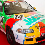 El EG6 es uno de los hatchbacks más queridos por los tuners. Con su motor B16A VTEC de 160 hp y bajo peso, ofrecía una base perfecta para modificaciones. Su equilibrio entre potencia y chasis lo convirtió en un ícono silencioso de los 90.