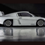 El RS 002 estaba concebido para el extinto reglamento Group S de rally, heredero espiritual del brutal Grupo B. Utilizaba una arquitectura de motor central y mecánica derivada del Audi Quattro de competición. Sin embargo, tras la cancelación del reglamento por motivos de seguridad, el proyecto nunca llegó a competir.