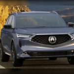 El Acura MDX combina lujo y rendimiento con la fiabilidad típica de la ingeniería de Honda. Es habitual encontrar unidades que superan los 300.000 km sin problemas graves. Su durabilidad y calidad de construcción lo convierten en una opción excelente incluso con alto kilometraje.