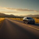 La Chevrolet Tahoe es una SUV de tamaño completo ideal para viajes largos y transportar familias numerosas o cargas voluminosas. Ocupa el séptimo lugar entre las SUV más duraderas, según iSeeCars, y destaca por su confiabilidad y versatilidad, a pesar de su precio inicial de 58.195 $. Su tamaño y prestaciones la convierten en una opción con excelente relación calidad-precio.