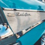 Chevrolet combina historia y diseño icónico, desde el Corvette hasta el Bel Air. Su RV promedio de 40 indica fiabilidad moderada en modelos usados, pero los costes de mantenimiento son bajos, apenas $6,050 en 10 años. Con un 70 % de propietarios que repetirían compra, Chevy sigue siendo una opción atractiva y asequible en el mercado de segunda mano.