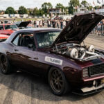 El Mitsubishi 3000GT fue un verdadero despliegue tecnológico para su época. Combinaba doble turbo, tracción integral y aerodinámica activa, ofreciendo un equilibrio notable entre velocidad y control. Fue uno de los japoneses más avanzados de los 90.