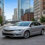 El Chrysler 200 fue muy criticado, pero en realidad ofrecía una conducción suave y un diseño más trabajado de lo que muchos recuerdan. No era perfecto, pero tampoco merecía su mala fama.