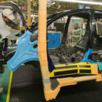 El Sistema de Producción Toyota (TPS) es el núcleo de su fiabilidad. Basado en principios como Kaizen (mejora continua), Jidoka (automatización inteligente) y Genchi Genbutsu (resolver problemas en origen), permite reducir errores y optimizar la producción en cada etapa.