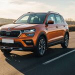 El Skoda Kushaq apuesta por una fórmula clásica que sigue funcionando: buena calidad de construcción, confort de marcha y excelente comportamiento dinámico. Su habitáculo está bien aprovechado y ofrece una experiencia refinada poco habitual en su rango de precio. Es uno de los SUV más sensatos para comprar en 2026.