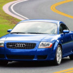 El Audi TT de primera generación es un icono del diseño moderno. Su estética sigue siendo actual incluso hoy, lo que lo convierte en un candidato claro a clásico de diseño. Las unidades bien mantenidas empiezan a apreciarse lentamente en el mercado.