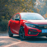 El Honda Civic logra un equilibrio muy interesante entre practicidad y personalidad. Es fácil de conducir, tiene costes de mantenimiento razonables y suele envejecer bien, lo que lo convierte en una elección inteligente a largo plazo.