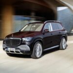 Un SUV llevado al extremo del confort. Suspensión ultra suave, potencia abundante y plazas traseras dignas de primera clase, con detalles como copas de champagne y entretenimiento dedicado. Es opulencia pura en formato SUV.