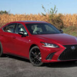 Si bien es cómodo y silencioso, el ES prioriza el confort antes que la dinámica. Frente a rivales alemanes, se queda corto en manejo deportivo.