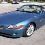 El BMW Z4 de primera generación (2003–2008) combina diseño atrevido de Chris Bangle con motores inline-six que ofrecen una conducción gratificante. A pesar de su prestigio, los precios usados oscilan entre $8,000 y $14,000, una fracción de su coste original. Los entusiastas con conocimientos mecánicos pueden disfrutar de ingeniería alemana sin pagar cifras desorbitadas.