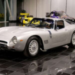 El Bizzarrini 5300 GT es una joya poco conocida. Su diseño exótico y producción extremadamente limitada lo convierten en una pieza muy exclusiva. Es uno de esos autos que ganan valor simplemente por lo difícil que es encontrar uno.