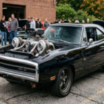 El Mazda RX-7 FD se convirtió en una leyenda gracias a su motor rotativo y sistema biturbo secuencial. Liviano, ágil y con un comportamiento dinámico excepcional, es uno de los deportivos más queridos por los entusiastas.