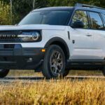 La segunda posición es para el Ford Explorer, con 61.387 ventas y un impresionante aumento del 29,7%. Sigue siendo el SUV de tres filas más vendido del mercado estadounidense. Versiones como Platinum y Tremor impulsaron especialmente las matriculaciones. Su diseño imponente y la opción de un motor V6 de 400 caballos siguen siendo argumentos muy fuertes frente a Kia Telluride o Hyundai Palisade.