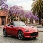 El Mazda MX-5 Miata celebra la conducción en solitario como pocos. Su cabina acogedora y el espacio limitado de almacenamiento fomentan viajar ligero y disfrutar del camino, no solo del destino. Cada curva y cada aceleración se sienten más intensas cuando estás al volante tú solo.