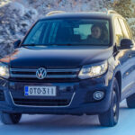 El Tiguan ha sido popular, pero estos años presentan fallos importantes. Problemas en motor, dirección y electrónica son frecuentes en 2009 y 2010. El modelo 2018 es especialmente crítico, con numerosos recalls por airbags, frenos y sistemas eléctricos.