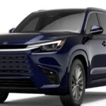 MSRP: $81,760
Aunque Lexus promete lujo, el TX híbrido decepciona en aceleración y experiencia general. J.D. Power le da 81/100, pero el mantenimiento de un SUV de lujo sigue siendo costoso.