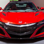 El Civic Type R más reciente es el hot hatch más extremo de Honda. Está pensado para estabilidad a alta velocidad y precisión en conducción deportiva.

Llega a unos 276 km/h (171 mph), con más de 320 CV y un comportamiento muy sólido incluso al límite.