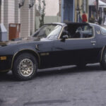 Un verdadero muscle car americano. Rápido, agresivo y protagonista de persecuciones inolvidables que lo convirtieron en un ícono.