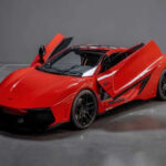 El Rezvani Beast es una propuesta radical que mezcla diseño agresivo con prestaciones extremas. Basado en su última versión en el Corvette C8, monta un V8 biturbo de 1.000 CV capaz de acelerar de 0 a 100 km/h en apenas 2,5 segundos. Con una producción limitada a solo 20 unidades y un precio cercano al medio millón de dólares, también ofrece extras únicos inspirados en gadgets de espionaje, lo que lo convierte en uno de los superdeportivos más exclusivos del mercado.