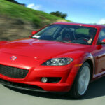 El Mazda RX-8 es el último deportivo con motor rotativo accesible del mercado. Desde que Mazda confirmó que no tenía planes inmediatos para un sucesor, su valor empezó a estabilizarse. Sin ayudas electrónicas modernas ni electrificación, representa el final de una era. Con precios desde £2.300, ya muestra una ligera tendencia al alza.