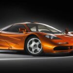 El McLaren F1, uno de los coches más exclusivos jamás creados, compartía retrovisores con el Volkswagen Corrado. Una elección basada en aerodinámica y diseño, no en coste, lo que demuestra el enfoque técnico del proyecto.
