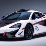 El McLaren MSO X es una edición ultra limitada desarrollada por McLaren Special Operations. Basado en el 570S, incorpora elementos de competición y un enfoque radical, con apenas 10 unidades producidas.
