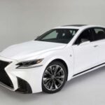El Lexus LS 500 es el buque insignia de la marca, pero pierde aproximadamente la mitad de su valor en cinco años. Su alto precio inicial y ciertas críticas dinámicas influyen en su depreciación.