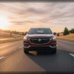 General Motors ha apostado fuerte por el confort con este modelo. Su sistema de cancelación activa de ruido reduce significativamente los sonidos molestos del exterior, creando un ambiente silencioso. Además, el motor V6 ofrece una aceleración lineal sin retrasos, lo que mejora la sensación de suavidad frente a motores turbo más bruscos.