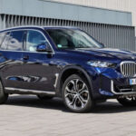 El BMW X5 es un pilar dentro de los SUV de lujo, pero su depreciación es notable en las versiones estándar, que conservan un 38,33% de su valor. Aun así, sigue siendo una opción sólida por equilibrio entre confort y prestaciones.