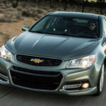 El Chevrolet SS fue una berlina deportiva con motor V8 y tracción trasera, pensada como un muscle car familiar. Sin embargo, su bajo nivel de ventas llevó a su cancelación en 2017 tras producirse solo 12.860 unidades, convirtiéndolo en uno de los modelos modernos más raros de la marca.