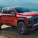 El Chevrolet Colorado destaca por su motor TurboMax de 310 CV y una capacidad de remolque que alcanza las 7.700 libras. Es una alternativa muy competitiva en precio, con buena tecnología y sistemas de seguridad incluidos de serie.