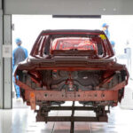 El desarrollo de producto en Toyota garantiza que la calidad esté presente desde el diseño. Cada componente se planifica cuidadosamente, integrando procesos, personas y tecnología para evitar fallos futuros.