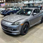 El Mazda RX-8 apostó por un motor rotativo único y una distribución de peso perfecta. Su comportamiento dinámico es brillante, aunque su mantenimiento lo ha penalizado en reputación.