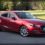 El Mazda3 Hatchback combina diseño atractivo con costes estimados de 5.654 dólares en diez años, superando claramente al RAV4. También mantiene buenas cifras de fiabilidad y una experiencia de conducción más dinámica que muchos competidores. Es una compra redonda para quien quiere ahorrar sin renunciar a calidad.
