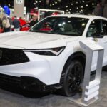 Empatado con otros modelos, el Acura ADX obtiene un 40% de intención de recompra. Este SUV compacto arranca en 35.000 dólares e incorpora funciones de Google integradas y sonido Bang & Olufsen. Tiene argumentos interesantes, aunque no suficientes para fidelizar a la mayoría. El equipamiento no siempre compensa las expectativas altas.