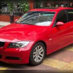 Si hablamos de sensaciones al volante, pocos igualan al Mazda MX-5 Miata. Ligero, ágil y normalmente descapotable, continúa siendo uno de los coches más entretenidos del mercado usado. A su lado aparece el Mazda3, disponible en sedán o hatchback, con una conducción precisa y una fiabilidad por encima de la media, lo que lo convierte en una compra muy equilibrada.