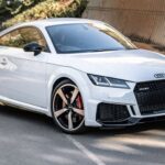 Su motor cinco cilindros no solo rinde, también suena único. Tracción total y aceleración contundente en un formato compacto.