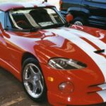 Brutal y sin ayudas electrónicas. Motor V10 gigante y una experiencia de manejo exigente. Pura esencia analógica.